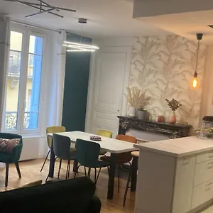 Maison d'hôtes En Haussmannien En Centre, Saint-Etienne (Loire)